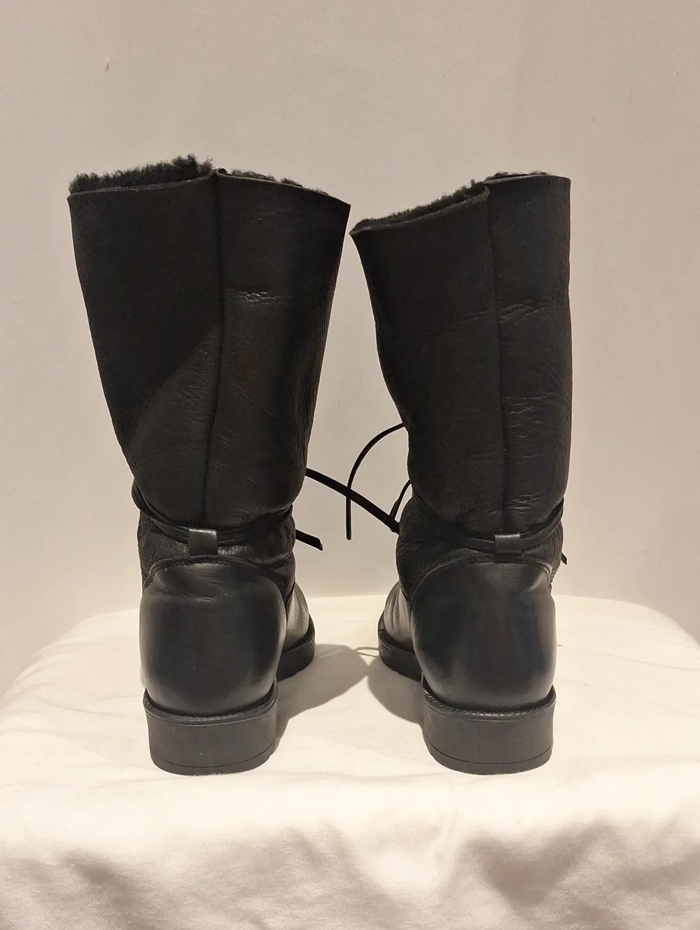 Santana Canada Black Leather Mid-Calf Lace-Up Boots